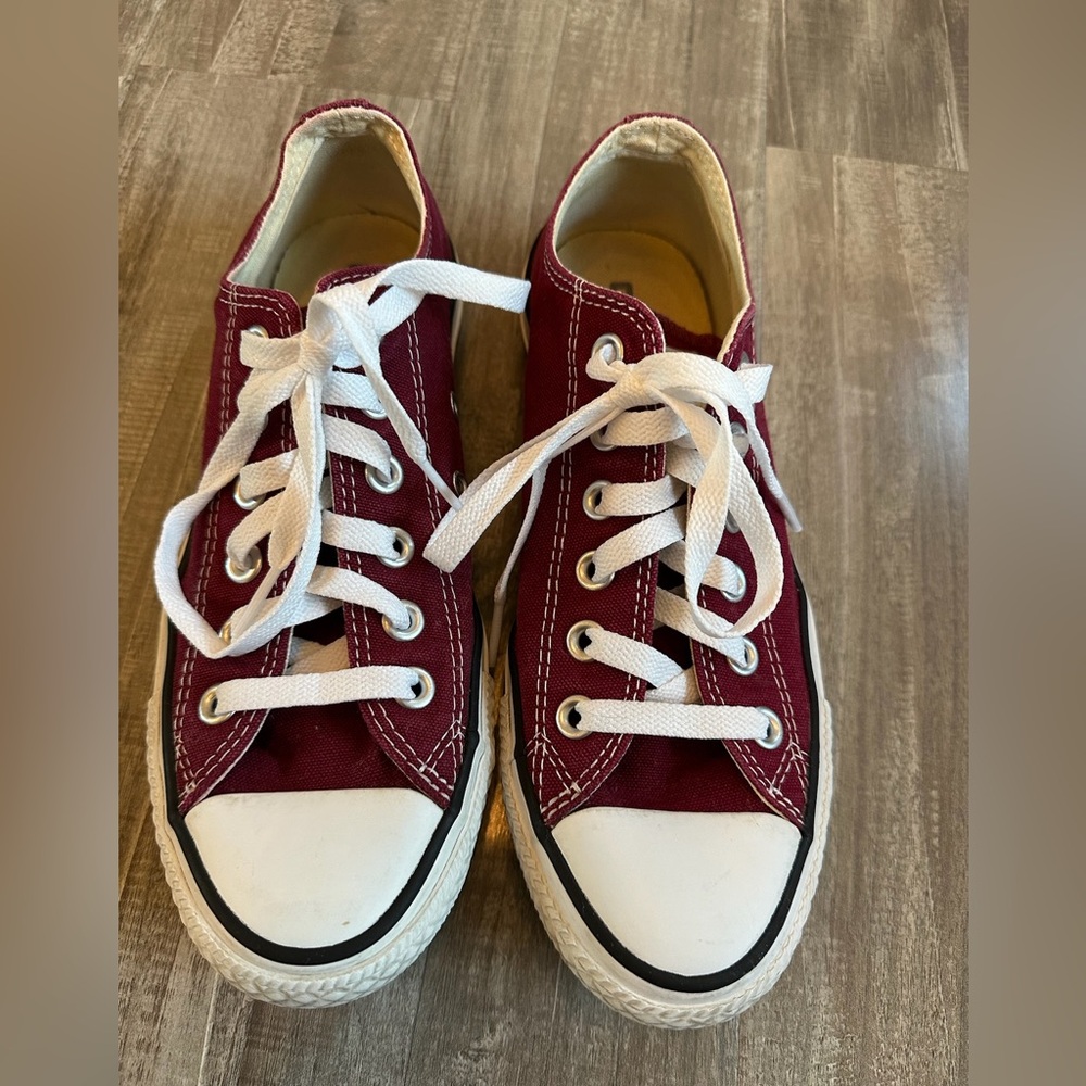 Garnet Women’s Converse